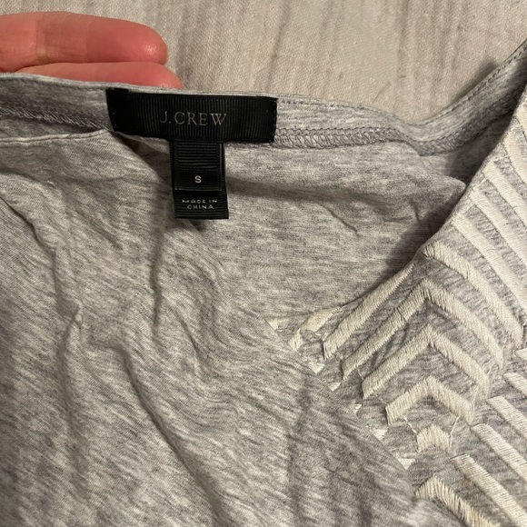 Jcrew small grey tee with gold and white embroidery - Picture 6 of 7
